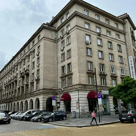 Location ! Location ! Location ! Garden View