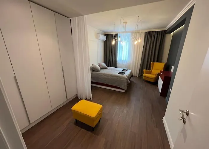 Location ! Location ! Location ! Garden View * София