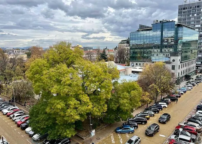 Location ! Location ! Location ! Garden View
