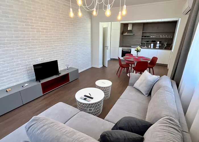 Location ! Location ! Location ! Garden View