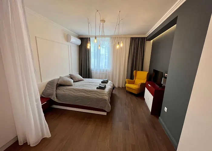 Location ! Location ! Location ! Garden View