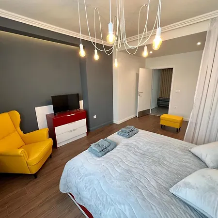 Location ! Location ! Location ! Garden View