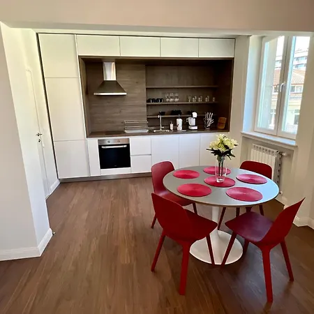 Apartment Location ! Location ! Location ! Garden View